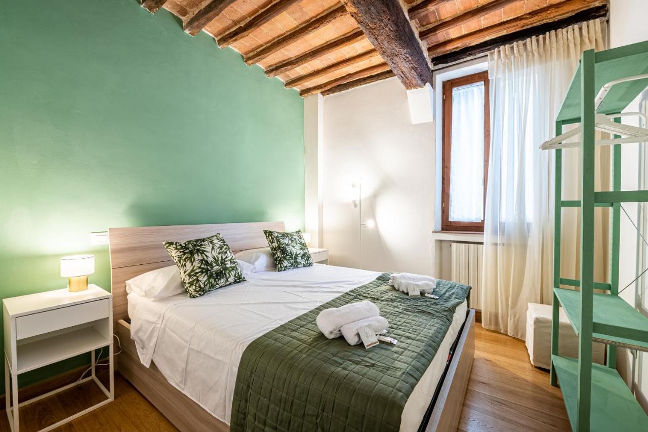 35 Nel Centro Storico Di In The Historic Center Of